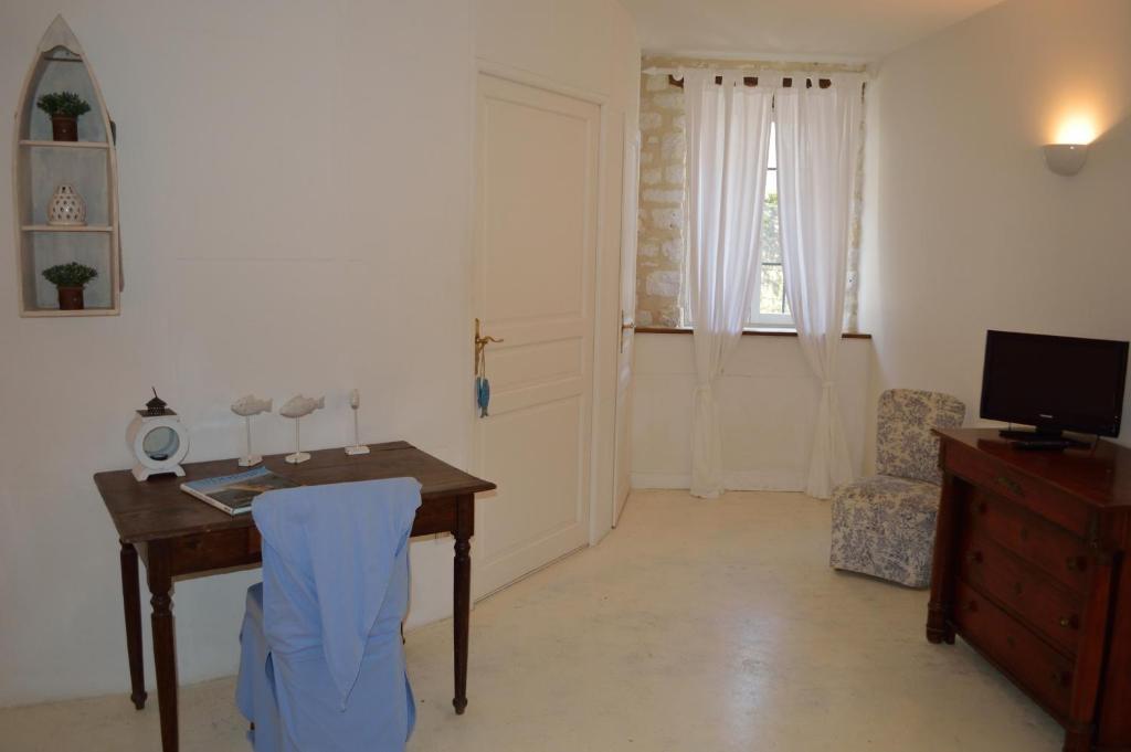 Les Vents Bleus Hotel Donnazac Bilik gambar