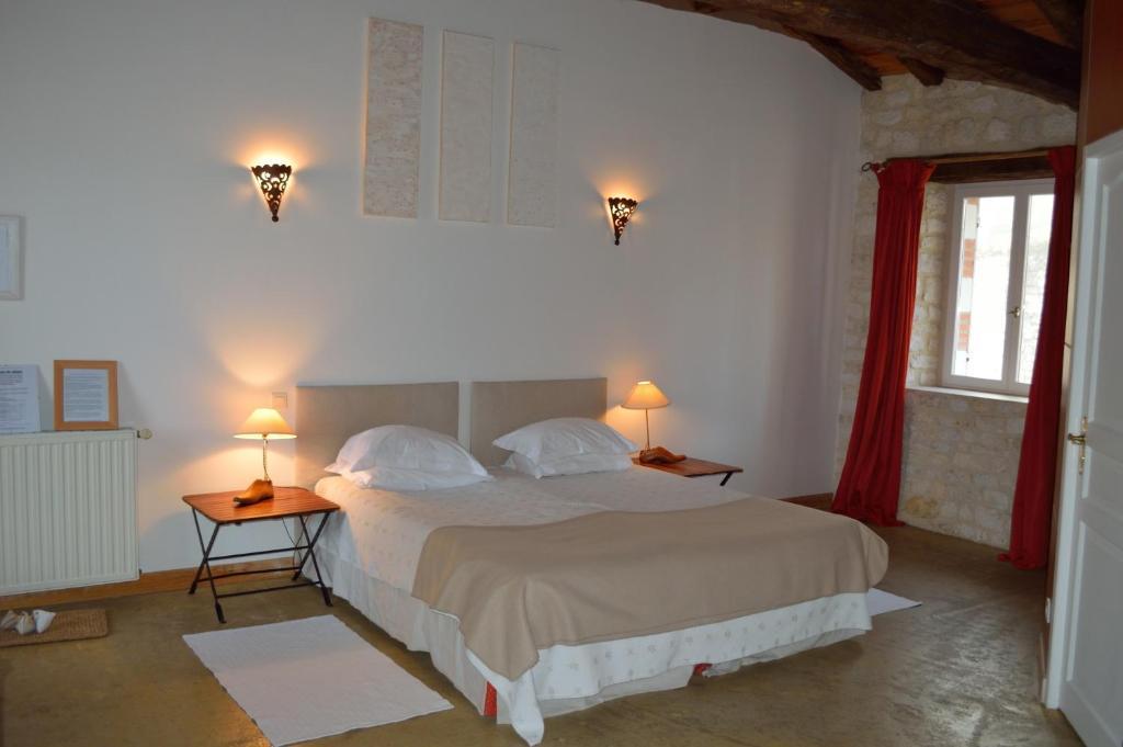 Les Vents Bleus Hotel Donnazac Bilik gambar